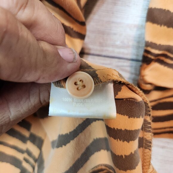 Vtg Escada Women's Long Sleeve Blouse Orange Animal Print Size 42 M 100% Silk - Picture 9 of 14